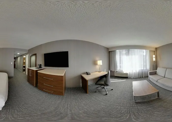 Courtyard By Marriott Toronto Downtown
