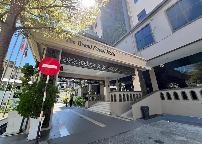 The Grand Puteri Hotel