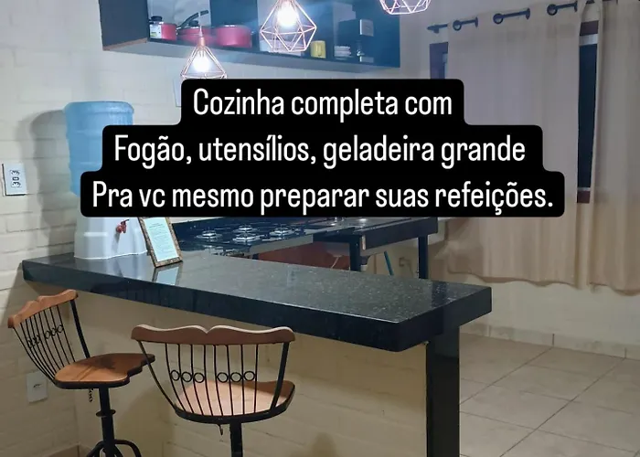 Flat de 2 quartos com AR na área central de GV com conzinha completa-garagem-wifi-Bom p grupos ou familias ou empresas