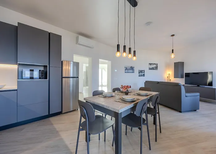 Santa Croce Apartments
