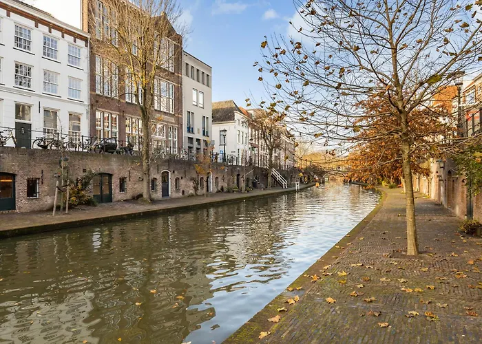 Beautiful Canal Apartment In Utrecht For 4 Persons