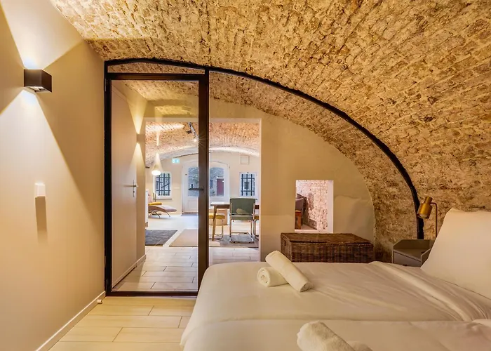 Luxurious Renovated Apartment In Utrecht City Center With View On The Old Canal