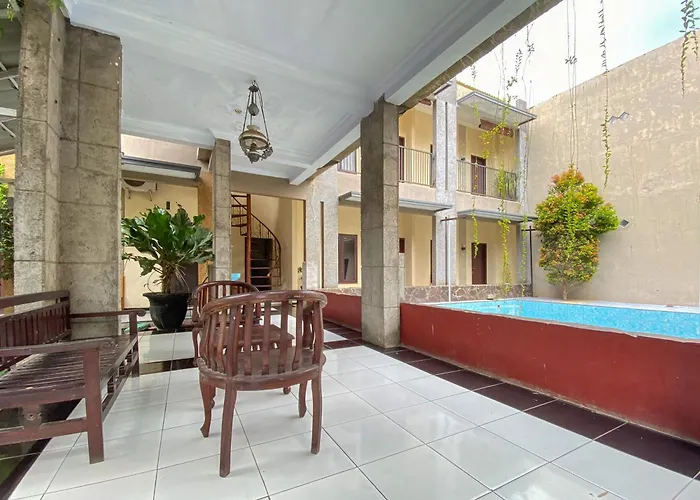 Urbanview Surya Guest House Probolinggo
