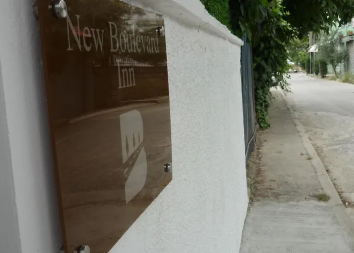 New Boulevard Inn