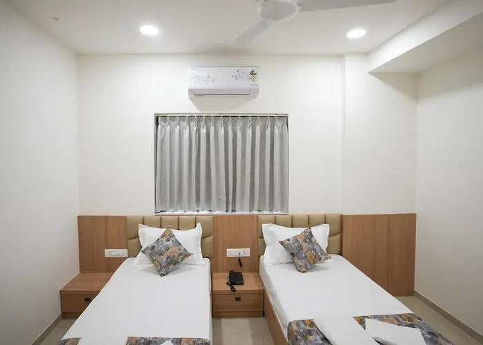 Maruti Grand Hotel