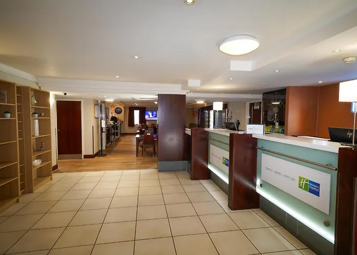 Holiday Inn Express Glenrothes By Ihg