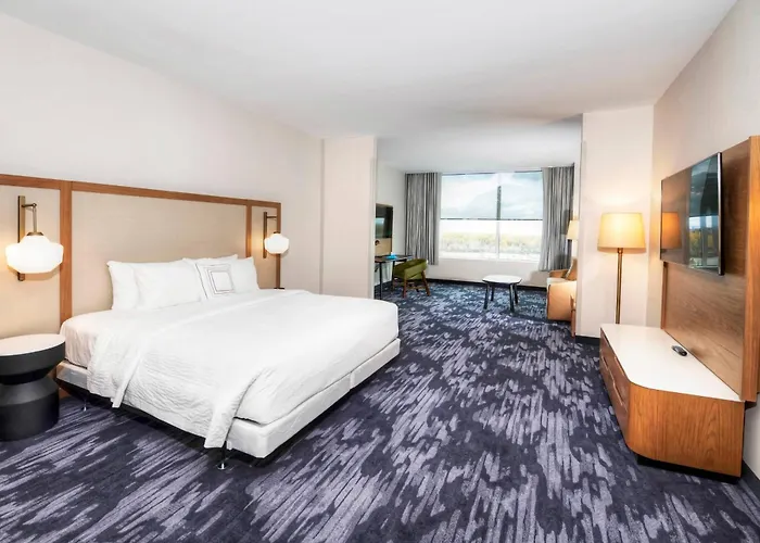 Fairfield Inn & Suites By Marriott Ottawa Airport