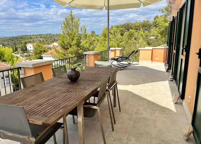 Villa Asteroidea - Tiha Mala