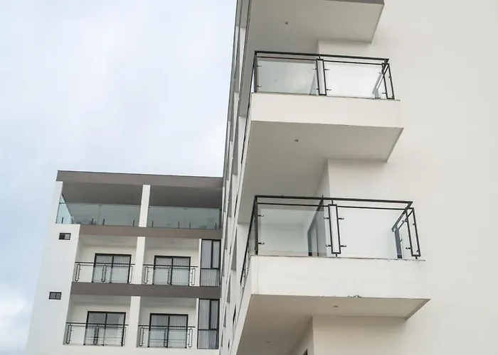 Manta Surf Hotel