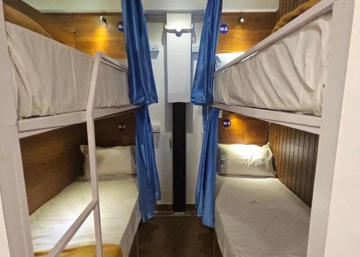 Lowfare Hotels