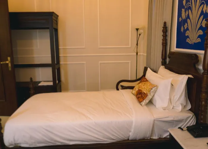 Hotel Naren Villa