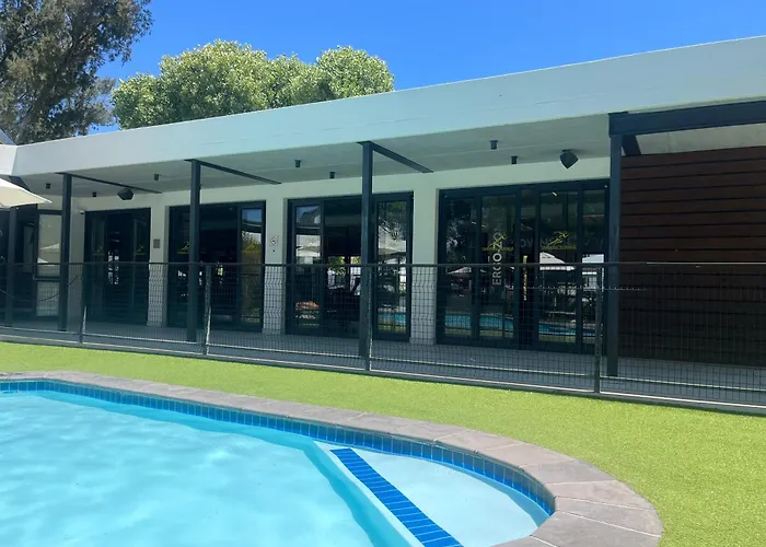 Luxury One Bedroom Apartment