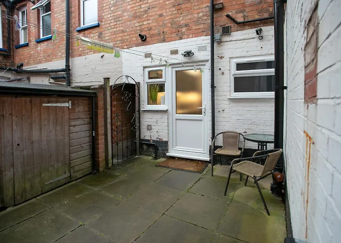 Beautiful, Entire Luxurious One Bedroom Flat