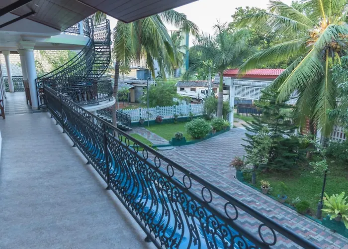 L S Lanka Hotel Dambulla