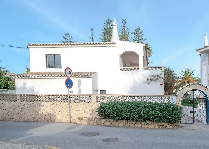 5 Bedroom Beach House In Luz, Lagos