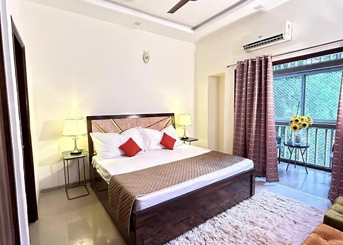 Luxurious And Spacious Heritage Apartment
