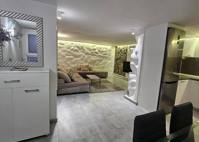 Alexandra'S Home