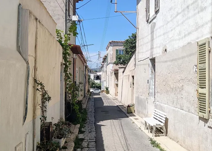 Maison Entre Port Et Calanques