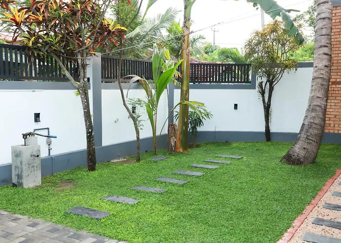 Airport Colombo Pocket Paradise