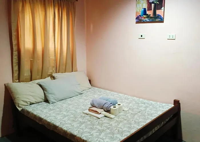 C Djacob Haven And Tourist Inn