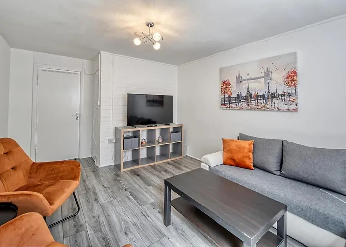 Central Nottingham 3 Bed House With Driveway