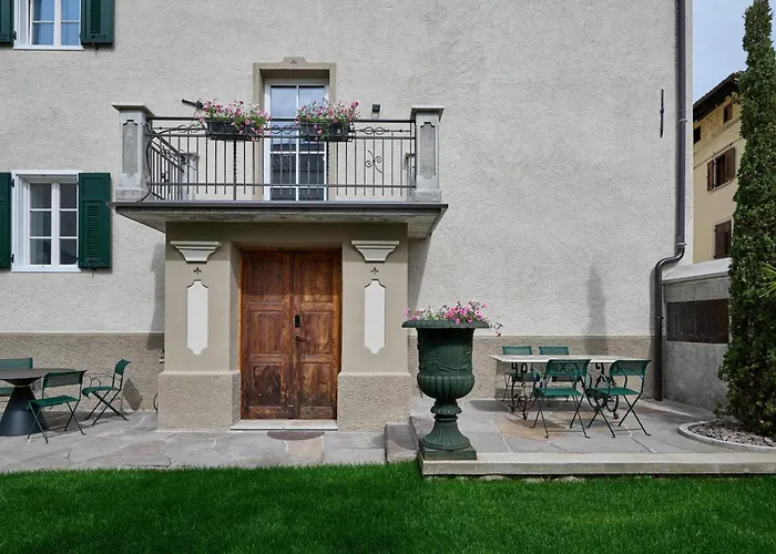 Villa Donata - Luxuriöses&großzügiges Apartment im Herzen von Kaltern, mit Innenhof, kostenlosem Parkplatz direkt am Haus