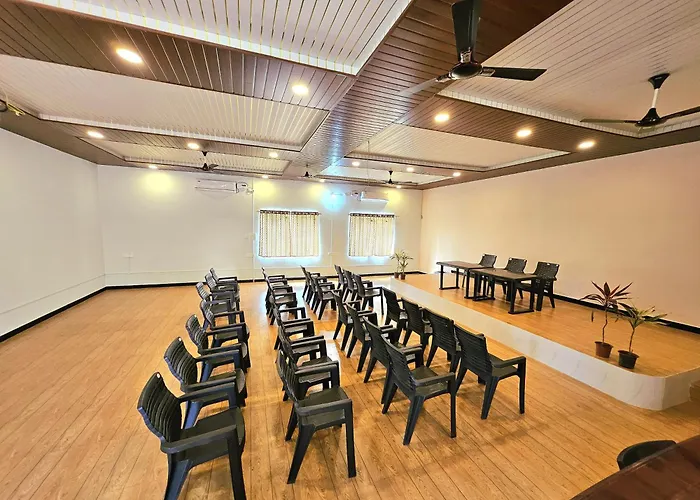 Hampi Leo Dreams Resort