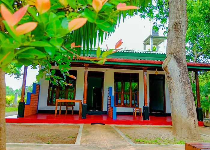 Pride Rock Villa & Tree House