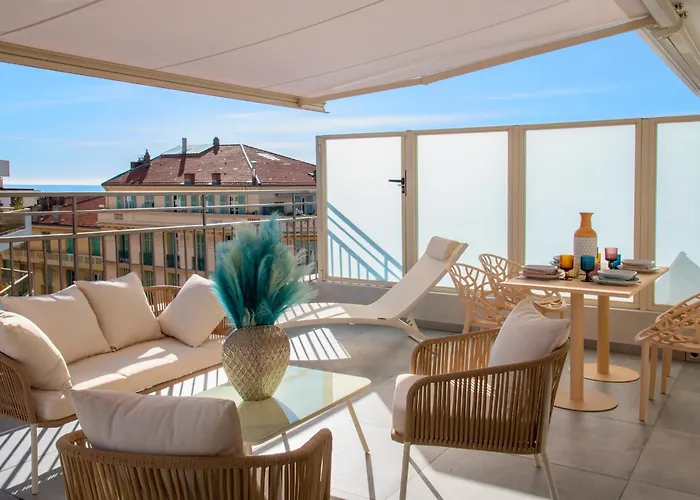 Residence Hoteliere Chambord Au Coeur De Menton - Entierement Renovee
