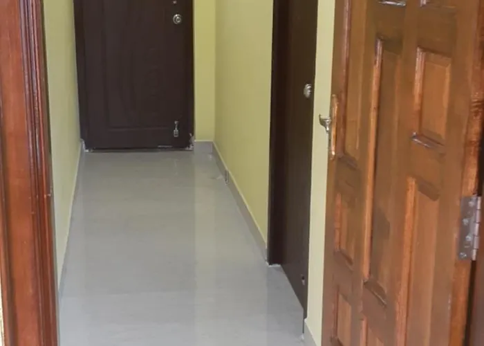 Varadhar Guest House
