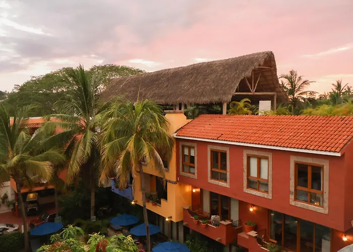 Casa Loteria: Colorful Family Retreat with Pool in Pueblito Sayulita