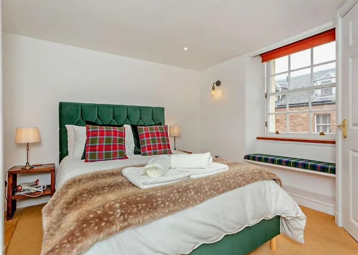 Jacobite'S Retreat, 17Th Century Cottage In The Heart Of Inverness