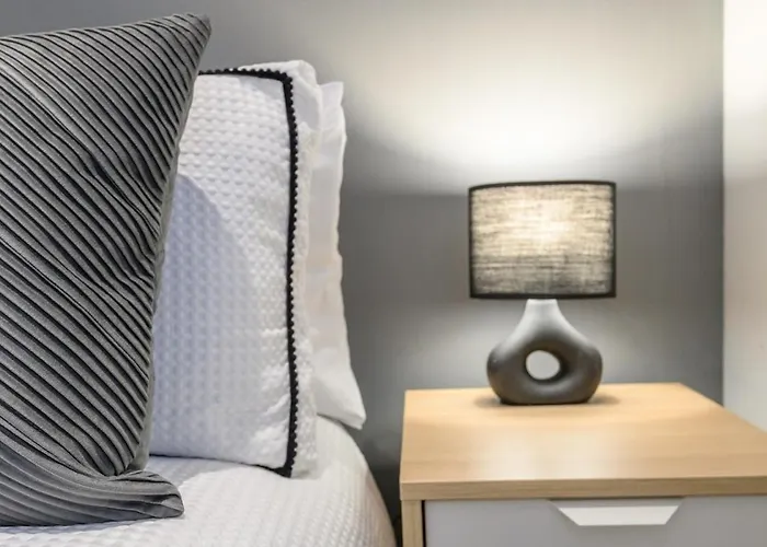 Boutique Flat In Huddersfield Town Centre