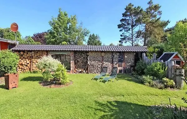 Ferienhaus Fuer 2 Personen Mit Terrasse