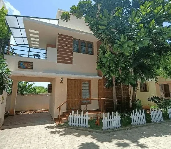 Private Beach Ecr Villa By The Bay - 5 Mins Walk To Beach