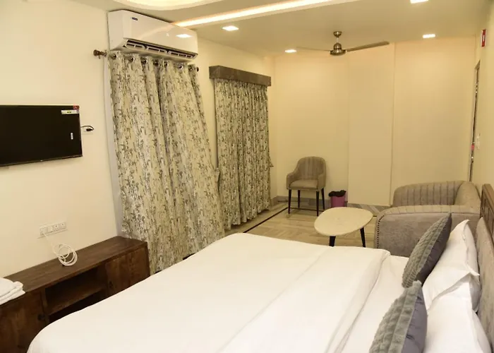 Holiday Out Hotel