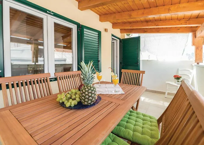 Awesome Home In Pag With Wifi