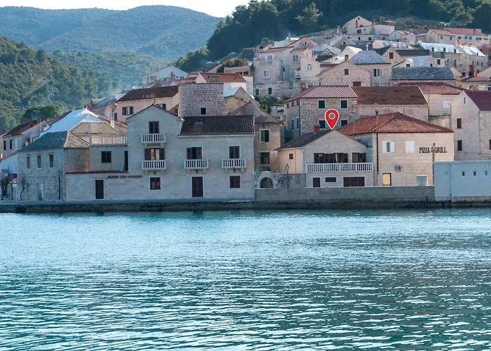 3 Bedroom Lovely Home In Pucisca
