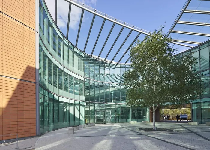 Modern Studio In Bracknell With Free Parking