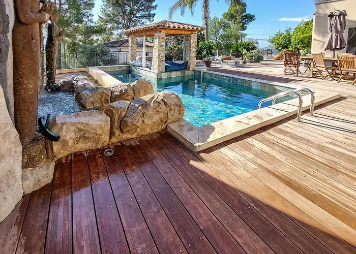 Luxurious Home In Cuers