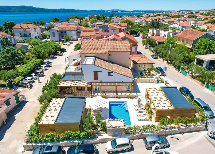 Lovely Home In Brodarica