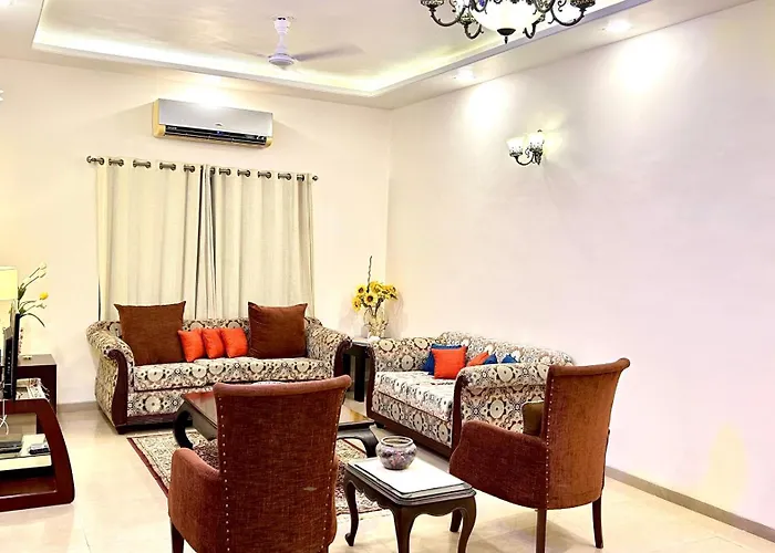 Luxurious And Spacious Heritage Apartment