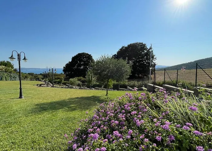 Villa "Lago Blu" Vista Lago Di Bracciano, Con Vasca Idromassaggio Esterna