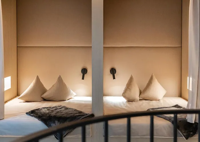 Schwarzer Adler - Concept Living