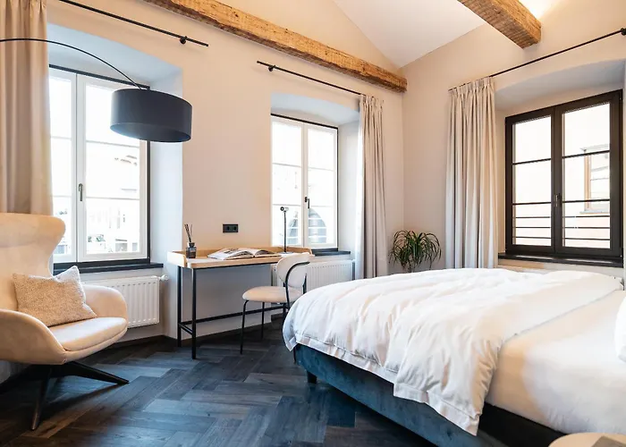 Schwarzer Adler - Concept Living