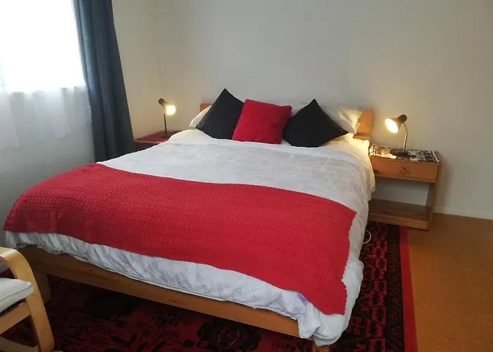 Songbird Sleepout With Bathroom