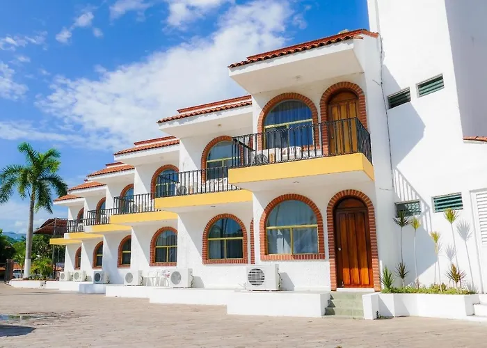 Costa Alegre Hotel & Suites