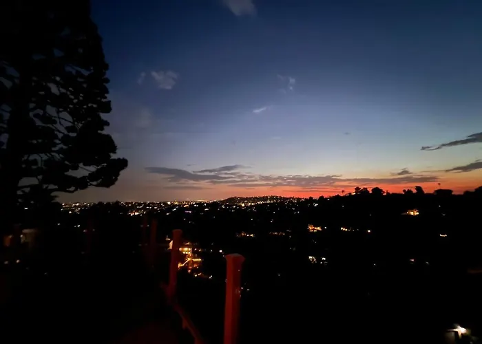 Serenity - Amazing Views & Modern Charm