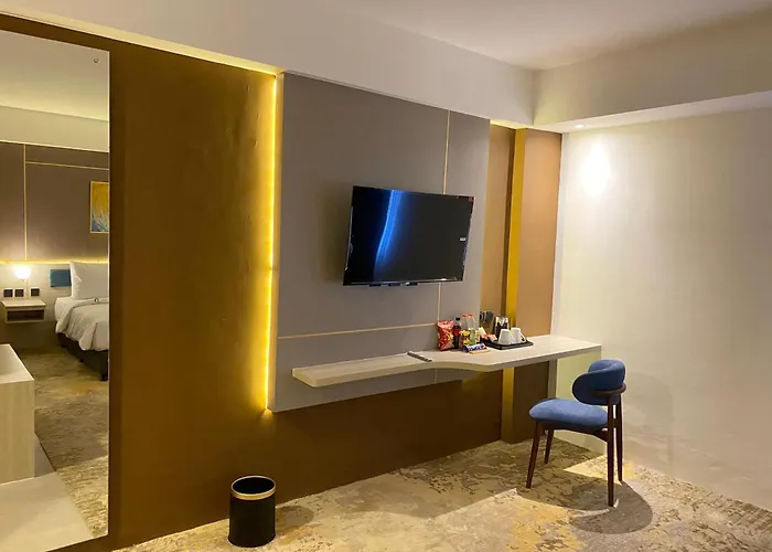 Lynn Hotel Tuban