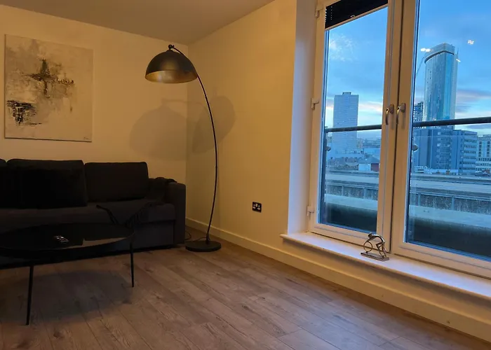 2 Bedroom Top Floor City View
